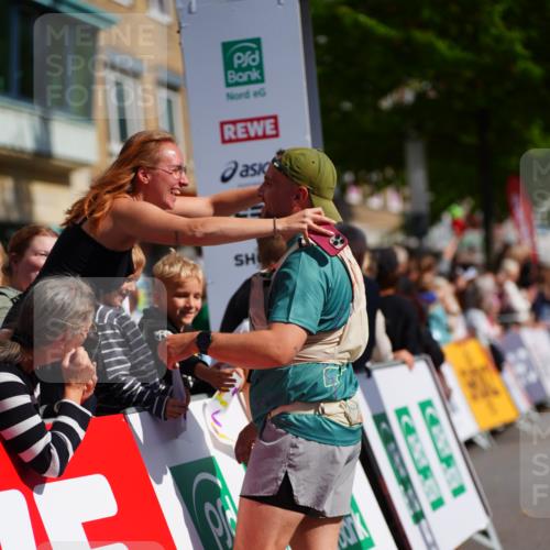 20.09.2026 - PSD Bank Halbmarathon LAZAROV Photography http://msf.ph/oto/10540121 20.09.2026 12:23:24 Ziel 2193, 2916, 4271, 4667 meine-sportfotos.de