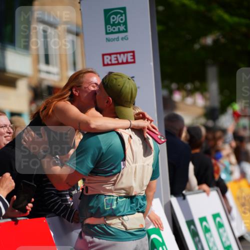 20.09.2026 - PSD Bank Halbmarathon LAZAROV Photography http://msf.ph/oto/10540145 20.09.2026 12:23:25 Ziel 2193, 2916, 4667 meine-sportfotos.de