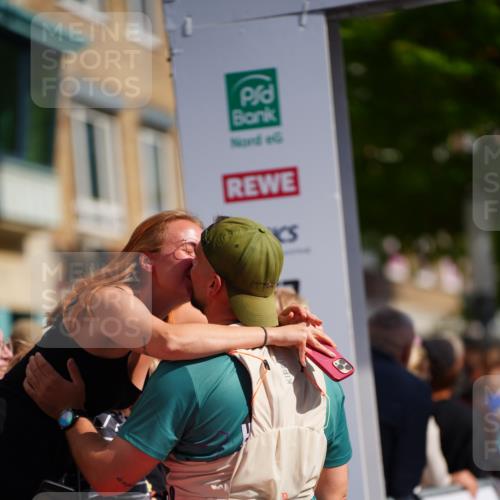 20.09.2026 - PSD Bank Halbmarathon LAZAROV Photography http://msf.ph/oto/10540155 20.09.2026 12:23:26 Ziel 2193, 2916, 4628, 4667 meine-sportfotos.de
