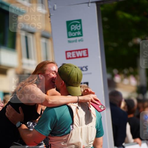 20.09.2026 - PSD Bank Halbmarathon LAZAROV Photography http://msf.ph/oto/10540162 20.09.2026 12:23:26 Ziel 2193, 2916, 4628, 4667 meine-sportfotos.de