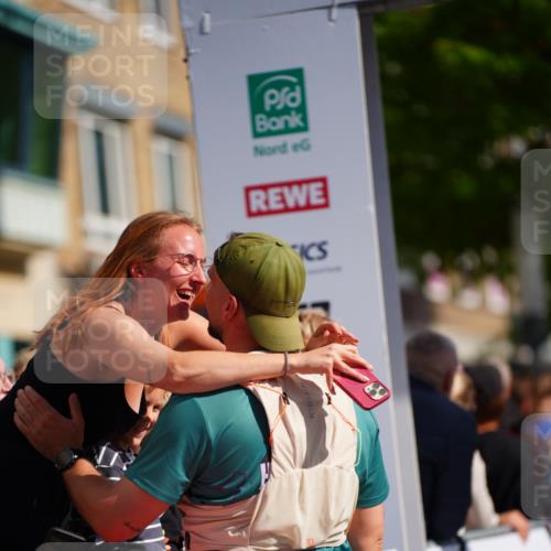 20.09.2026 - PSD Bank Halbmarathon LAZAROV Photography http://msf.ph/oto/10540167 20.09.2026 12:23:26 Ziel 2193, 2916, 4628, 4667 meine-sportfotos.de
