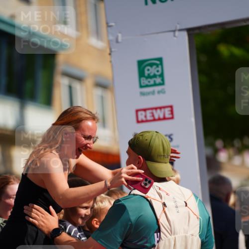 20.09.2026 - PSD Bank Halbmarathon LAZAROV Photography http://msf.ph/oto/10540179 20.09.2026 12:23:27 Ziel 2193, 2916, 4628, 4667 meine-sportfotos.de