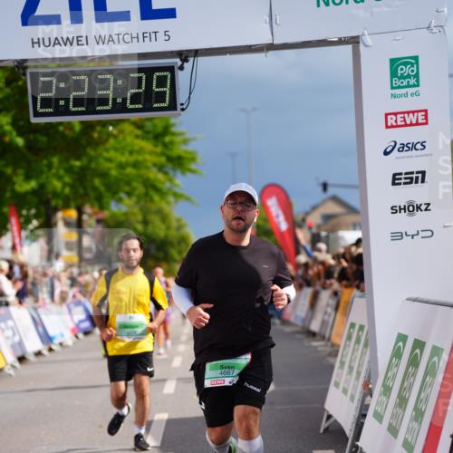 20.09.2026 - PSD Bank Halbmarathon LAZAROV Photography http://msf.ph/oto/10540196 20.09.2026 12:23:29 Ziel 1324, 2193, 3807, 4628, 4667 meine-sportfotos.de