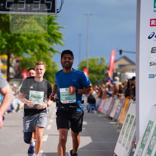 20.09.2026 - PSD Bank Halbmarathon LAZAROV Photography http://msf.ph/oto/10540271 20.09.2026 12:23:34 Ziel 1324, 1884, 2384, 2624, 3650, 3807, 3978, 4517, 4628, 4667 meine-sportfotos.de