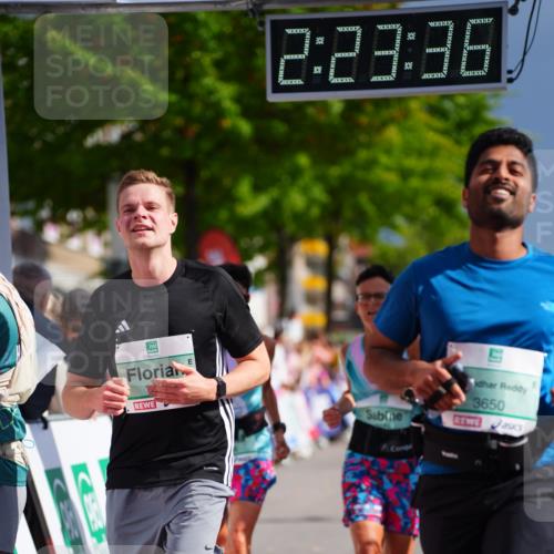 20.09.2026 - PSD Bank Halbmarathon LAZAROV Photography http://msf.ph/oto/10540296 20.09.2026 12:23:35 Ziel 1324, 1884, 2384, 2624, 3650, 3807, 3978, 4517, 4628, 4667 meine-sportfotos.de