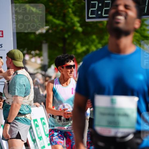 20.09.2026 - PSD Bank Halbmarathon LAZAROV Photography http://msf.ph/oto/10540312 20.09.2026 12:23:37 Ziel 1324, 1884, 2384, 2624, 3650, 3807, 3978, 4517, 4628 meine-sportfotos.de