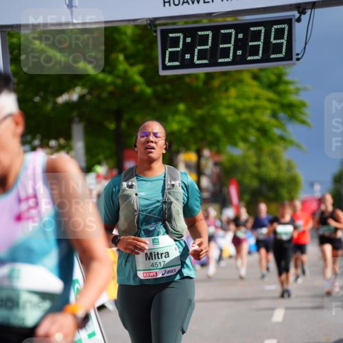 20.09.2026 - PSD Bank Halbmarathon LAZAROV Photography http://msf.ph/oto/10540336 20.09.2026 12:23:39 Ziel 1324, 1884, 2384, 2624, 3650, 3807, 3978, 4517 meine-sportfotos.de