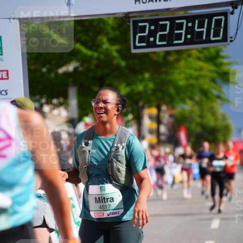20.09.2026 - PSD Bank Halbmarathon LAZAROV Photography http://msf.ph/oto/10540355 20.09.2026 12:23:39 Ziel 1324, 1884, 2384, 2624, 3650, 3807, 3978, 4517 meine-sportfotos.de