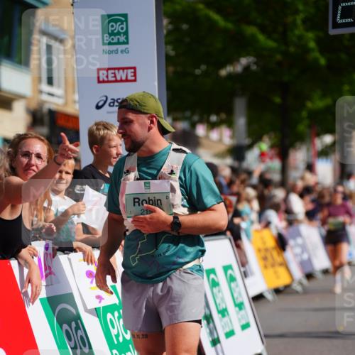 20.09.2026 - PSD Bank Halbmarathon LAZAROV Photography http://msf.ph/oto/10540390 20.09.2026 12:23:42 Ziel 1884, 1917, 1918, 2384, 2483, 2624, 3595, 3650, 3978, 4517 meine-sportfotos.de
