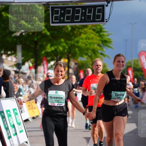 20.09.2026 - PSD Bank Halbmarathon LAZAROV Photography http://msf.ph/oto/10540420 20.09.2026 12:23:44 Ziel 1513, 1917, 1918, 2414, 2483, 2624, 3595, 3978, 4517 meine-sportfotos.de