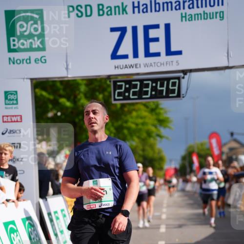 20.09.2026 - PSD Bank Halbmarathon LAZAROV Photography http://msf.ph/oto/10540487 20.09.2026 12:23:49 Ziel 1513, 1917, 1918, 1987, 2257, 2414, 2483, 2897, 3595 meine-sportfotos.de