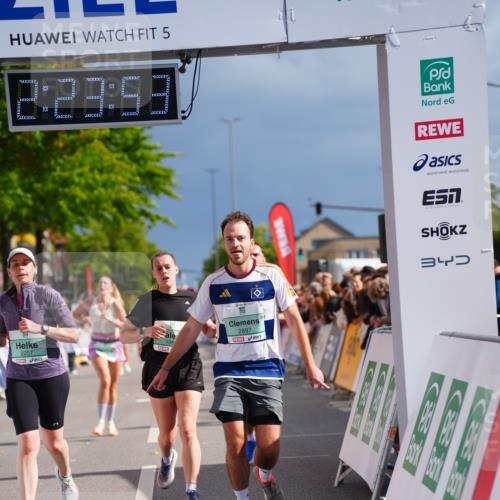 20.09.2026 - PSD Bank Halbmarathon LAZAROV Photography http://msf.ph/oto/10540504 20.09.2026 12:23:52 Ziel 1136, 1513, 1917, 1918, 1987, 2150, 2257, 2414, 2483, 2897, 3595 meine-sportfotos.de