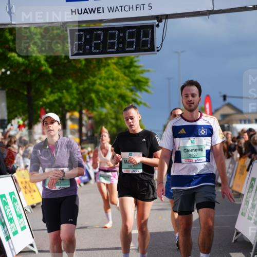 20.09.2026 - PSD Bank Halbmarathon LAZAROV Photography http://msf.ph/oto/10540534 20.09.2026 12:23:53 Ziel 1136, 1513, 1987, 2150, 2257, 2414, 2483, 2897, 3595 meine-sportfotos.de