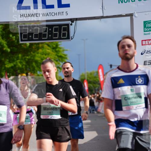 20.09.2026 - PSD Bank Halbmarathon LAZAROV Photography http://msf.ph/oto/10540571 20.09.2026 12:23:55 Ziel 1136, 1513, 1987, 2150, 2257, 2414, 2897 meine-sportfotos.de