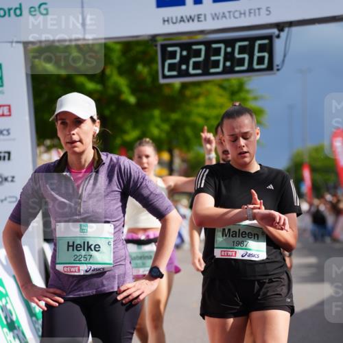 20.09.2026 - PSD Bank Halbmarathon LAZAROV Photography http://msf.ph/oto/10540582 20.09.2026 12:23:56 Ziel 1136, 1987, 2150, 2257, 2414, 2897 meine-sportfotos.de
