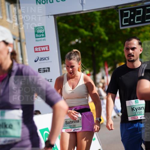 20.09.2026 - PSD Bank Halbmarathon LAZAROV Photography http://msf.ph/oto/10540592 20.09.2026 12:23:57 Ziel 1136, 1987, 2150, 2257, 2897 meine-sportfotos.de