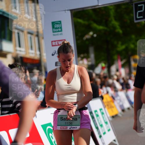 20.09.2026 - PSD Bank Halbmarathon LAZAROV Photography http://msf.ph/oto/10540616 20.09.2026 12:23:58 Ziel 1136, 1987, 2150, 2257, 2897, 3534 meine-sportfotos.de