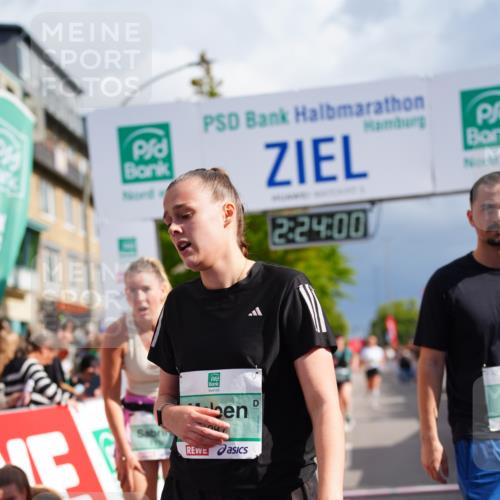 20.09.2026 - PSD Bank Halbmarathon LAZAROV Photography http://msf.ph/oto/10540631 20.09.2026 12:23:59 Ziel 1136, 1913, 1987, 2150, 2257, 2897, 3534, 3830 meine-sportfotos.de