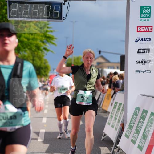 20.09.2026 - PSD Bank Halbmarathon LAZAROV Photography http://msf.ph/oto/10540681 20.09.2026 12:24:03 Ziel 1136, 1811, 1913, 2150, 2889, 3534, 3830 meine-sportfotos.de