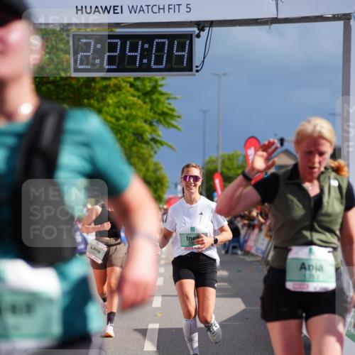 20.09.2026 - PSD Bank Halbmarathon LAZAROV Photography http://msf.ph/oto/10540686 20.09.2026 12:24:04 Ziel 1136, 1811, 1913, 2889, 3534, 3830 meine-sportfotos.de