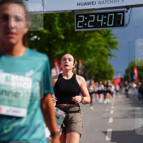 20.09.2026 - PSD Bank Halbmarathon LAZAROV Photography http://msf.ph/oto/10540749 20.09.2026 12:24:06 Ziel 1811, 1913, 2889, 3534, 3830 meine-sportfotos.de