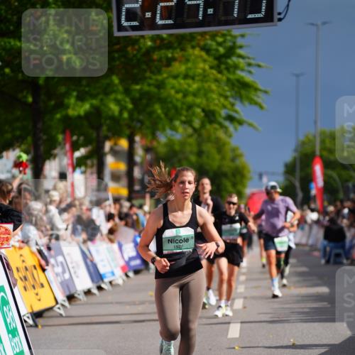 20.09.2026 - PSD Bank Halbmarathon LAZAROV Photography http://msf.ph/oto/10540780 20.09.2026 12:24:12 Ziel 1578, 1608, 1811, 2112, 2889 meine-sportfotos.de