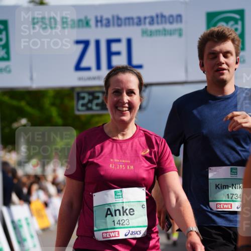 20.09.2026 - PSD Bank Halbmarathon LAZAROV Photography http://msf.ph/oto/10540963 20.09.2026 12:24:23 Ziel 1423, 1608, 1734, 1794, 2112, 2664, 2679, 2960, 4727 meine-sportfotos.de