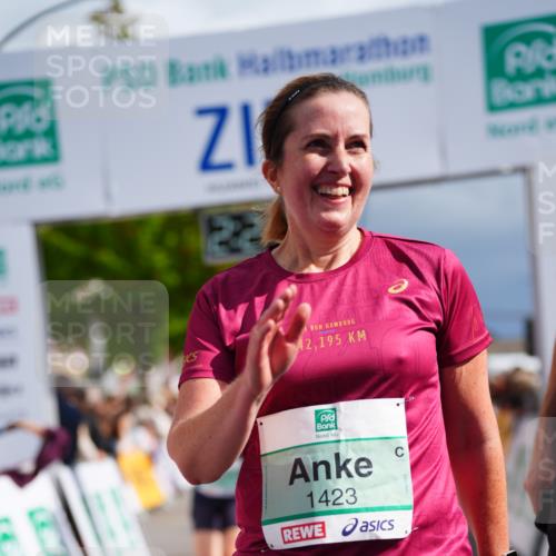 20.09.2026 - PSD Bank Halbmarathon LAZAROV Photography http://msf.ph/oto/10540981 20.09.2026 12:24:24 Ziel 1423, 1573, 1608, 1734, 1794, 2107, 2112, 2664, 2679, 2960, 4727 meine-sportfotos.de