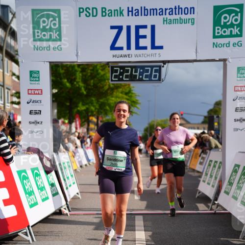 20.09.2026 - PSD Bank Halbmarathon LAZAROV Photography http://msf.ph/oto/10540996 20.09.2026 12:24:26 Ziel 1423, 1573, 1734, 1794, 2107, 2679, 2960, 4727 meine-sportfotos.de