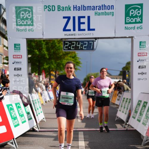 20.09.2026 - PSD Bank Halbmarathon LAZAROV Photography http://msf.ph/oto/10541004 20.09.2026 12:24:26 Ziel 1423, 1573, 1734, 1794, 2107, 2679, 2960, 4727 meine-sportfotos.de