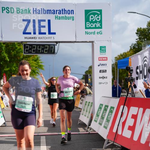 20.09.2026 - PSD Bank Halbmarathon LAZAROV Photography http://msf.ph/oto/10541010 20.09.2026 12:24:27 Ziel 1423, 1573, 1734, 1794, 2107, 2679, 2960, 3517 meine-sportfotos.de