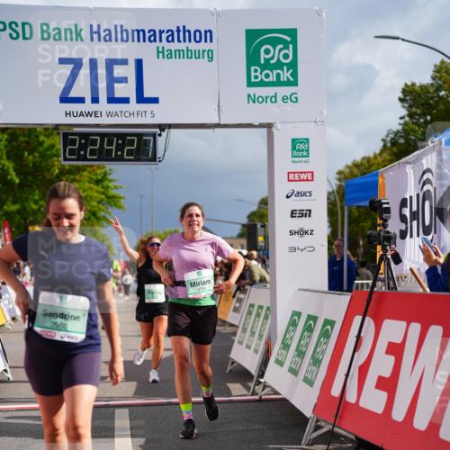20.09.2026 - PSD Bank Halbmarathon LAZAROV Photography http://msf.ph/oto/10541016 20.09.2026 12:24:27 Ziel 1423, 1573, 1734, 1794, 2107, 2679, 2960, 3517 meine-sportfotos.de