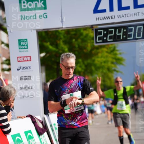 20.09.2026 - PSD Bank Halbmarathon LAZAROV Photography http://msf.ph/oto/10541058 20.09.2026 12:24:30 Ziel 1573, 1794, 2107, 2960, 3517 meine-sportfotos.de