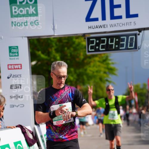 20.09.2026 - PSD Bank Halbmarathon LAZAROV Photography http://msf.ph/oto/10541062 20.09.2026 12:24:30 Ziel 1573, 1794, 2107, 2960, 3517 meine-sportfotos.de