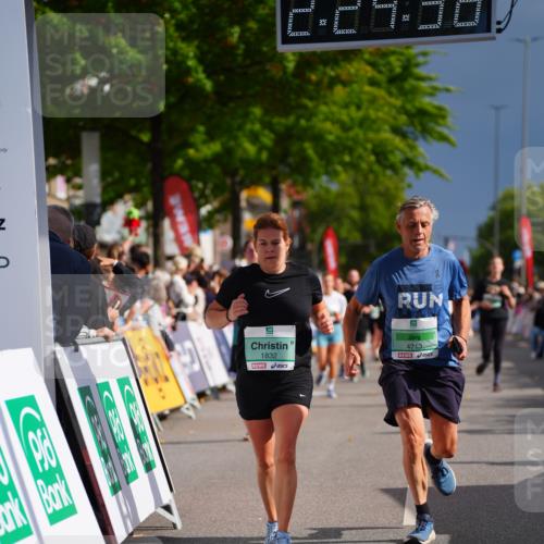 20.09.2026 - PSD Bank Halbmarathon LAZAROV Photography http://msf.ph/oto/10541089 20.09.2026 12:24:35 Ziel 1573, 1832, 2107, 3517, 4713 meine-sportfotos.de