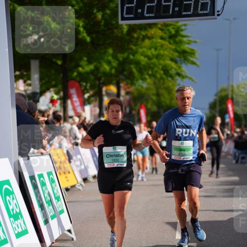 20.09.2026 - PSD Bank Halbmarathon LAZAROV Photography http://msf.ph/oto/10541093 20.09.2026 12:24:35 Ziel 1573, 1832, 2107, 3517, 4713 meine-sportfotos.de