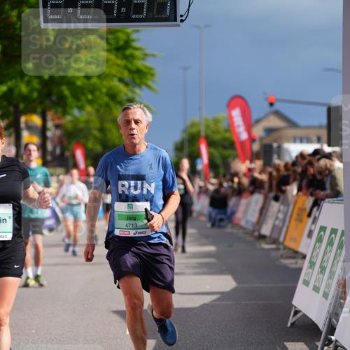 20.09.2026 - PSD Bank Halbmarathon LAZAROV Photography http://msf.ph/oto/10541104 20.09.2026 12:24:36 Ziel 1573, 1832, 2107, 3517, 4034, 4713 meine-sportfotos.de