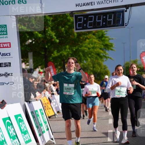 20.09.2026 - PSD Bank Halbmarathon LAZAROV Photography http://msf.ph/oto/10541133 20.09.2026 12:24:40 Ziel 1644, 1832, 1857, 2289, 2442, 4034, 4713 meine-sportfotos.de