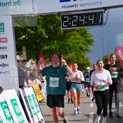 20.09.2026 - PSD Bank Halbmarathon LAZAROV Photography http://msf.ph/oto/10541141 20.09.2026 12:24:41 Ziel 1644, 1832, 1857, 2289, 2442, 3533, 4034, 4713 meine-sportfotos.de