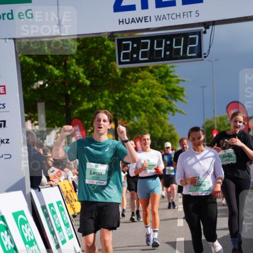 20.09.2026 - PSD Bank Halbmarathon LAZAROV Photography http://msf.ph/oto/10541158 20.09.2026 12:24:41 Ziel 1644, 1832, 1857, 2289, 2442, 3533, 4034, 4713 meine-sportfotos.de