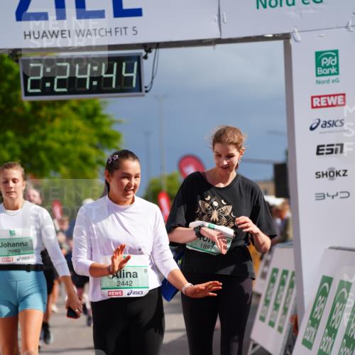 20.09.2026 - PSD Bank Halbmarathon LAZAROV Photography http://msf.ph/oto/10541179 20.09.2026 12:24:43 Ziel 1161, 1644, 1688, 1768, 1832, 1857, 2289, 2442, 3453, 3533, 4034, 4332, 4713 meine-sportfotos.de