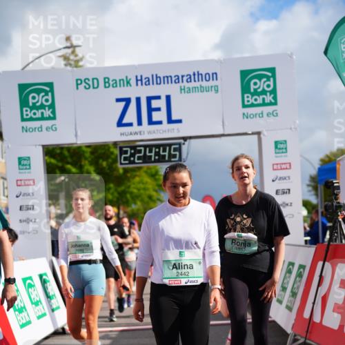 20.09.2026 - PSD Bank Halbmarathon LAZAROV Photography http://msf.ph/oto/10541186 20.09.2026 12:24:45 Ziel 1161, 1644, 1688, 1768, 1857, 2083, 2167, 2289, 2442, 3419, 3453, 3533, 4034, 4077, 4332 meine-sportfotos.de