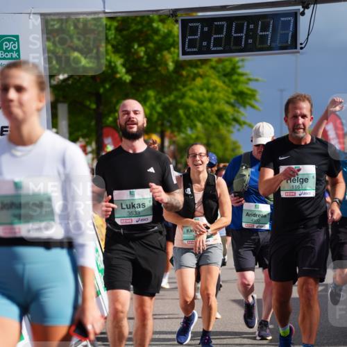 20.09.2026 - PSD Bank Halbmarathon LAZAROV Photography http://msf.ph/oto/10541188 20.09.2026 12:24:46 Ziel 1009, 1161, 1439, 1644, 1688, 1768, 1857, 2083, 2167, 2289, 2442, 3419, 3453, 3533, 4034, 4077, 4332 meine-sportfotos.de