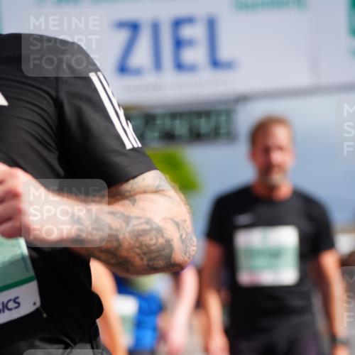 20.09.2026 - PSD Bank Halbmarathon LAZAROV Photography http://msf.ph/oto/10541214 20.09.2026 12:24:49 Ziel 1009, 1033, 1043, 1161, 1242, 1439, 1503, 1644, 1688, 1768, 1857, 1932, 2083, 2167, 2289, 2442, 3419, 3453, 3533, 4077, 4332 meine-sportfotos.de