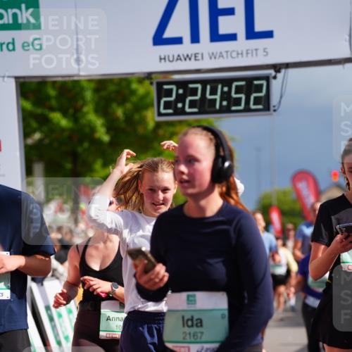 20.09.2026 - PSD Bank Halbmarathon LAZAROV Photography http://msf.ph/oto/10541222 20.09.2026 12:24:51 Ziel 1009, 1033, 1043, 1161, 1242, 1439, 1503, 1644, 1688, 1768, 1932, 2083, 2167, 2207, 2289, 2452, 3419, 3453, 3533, 3756, 4077, 4332 meine-sportfotos.de