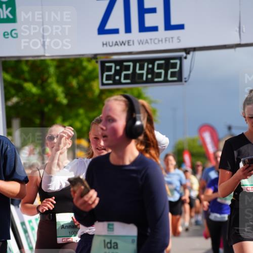 20.09.2026 - PSD Bank Halbmarathon LAZAROV Photography http://msf.ph/oto/10541228 20.09.2026 12:24:51 Ziel 1009, 1033, 1043, 1161, 1242, 1439, 1503, 1644, 1688, 1768, 1932, 2083, 2167, 2207, 2289, 2452, 3419, 3453, 3533, 3756, 4077, 4332 meine-sportfotos.de