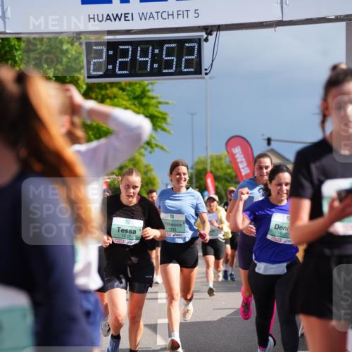 20.09.2026 - PSD Bank Halbmarathon LAZAROV Photography http://msf.ph/oto/10541233 20.09.2026 12:24:52 Ziel 1009, 1033, 1043, 1161, 1242, 1439, 1503, 1644, 1688, 1768, 1932, 2083, 2135, 2167, 2207, 2452, 3419, 3453, 3533, 3756, 4077, 4332 meine-sportfotos.de