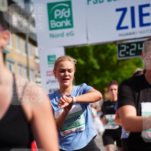20.09.2026 - PSD Bank Halbmarathon LAZAROV Photography http://msf.ph/oto/10541254 20.09.2026 12:24:55 Ziel 1009, 1033, 1043, 1242, 1439, 1503, 1633, 1654, 1768, 1932, 2083, 2135, 2167, 2207, 2328, 2452, 2596, 2658, 2798, 3419, 3453, 3510, 3756, 4077, 4190 meine-sportfotos.de