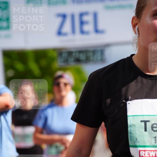 20.09.2026 - PSD Bank Halbmarathon LAZAROV Photography http://msf.ph/oto/10541258 20.09.2026 12:24:56 Ziel 1009, 1033, 1043, 1242, 1439, 1503, 1633, 1654, 1932, 2083, 2135, 2167, 2207, 2328, 2452, 2596, 2658, 2798, 3419, 3510, 3756, 4077, 4190 meine-sportfotos.de