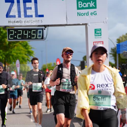 20.09.2026 - PSD Bank Halbmarathon LAZAROV Photography http://msf.ph/oto/10541262 20.09.2026 12:24:57 Ziel 1009, 1033, 1043, 1242, 1439, 1503, 1633, 1654, 1932, 2135, 2207, 2328, 2452, 2596, 2658, 2798, 3510, 3756, 4077, 4190, 4663 meine-sportfotos.de